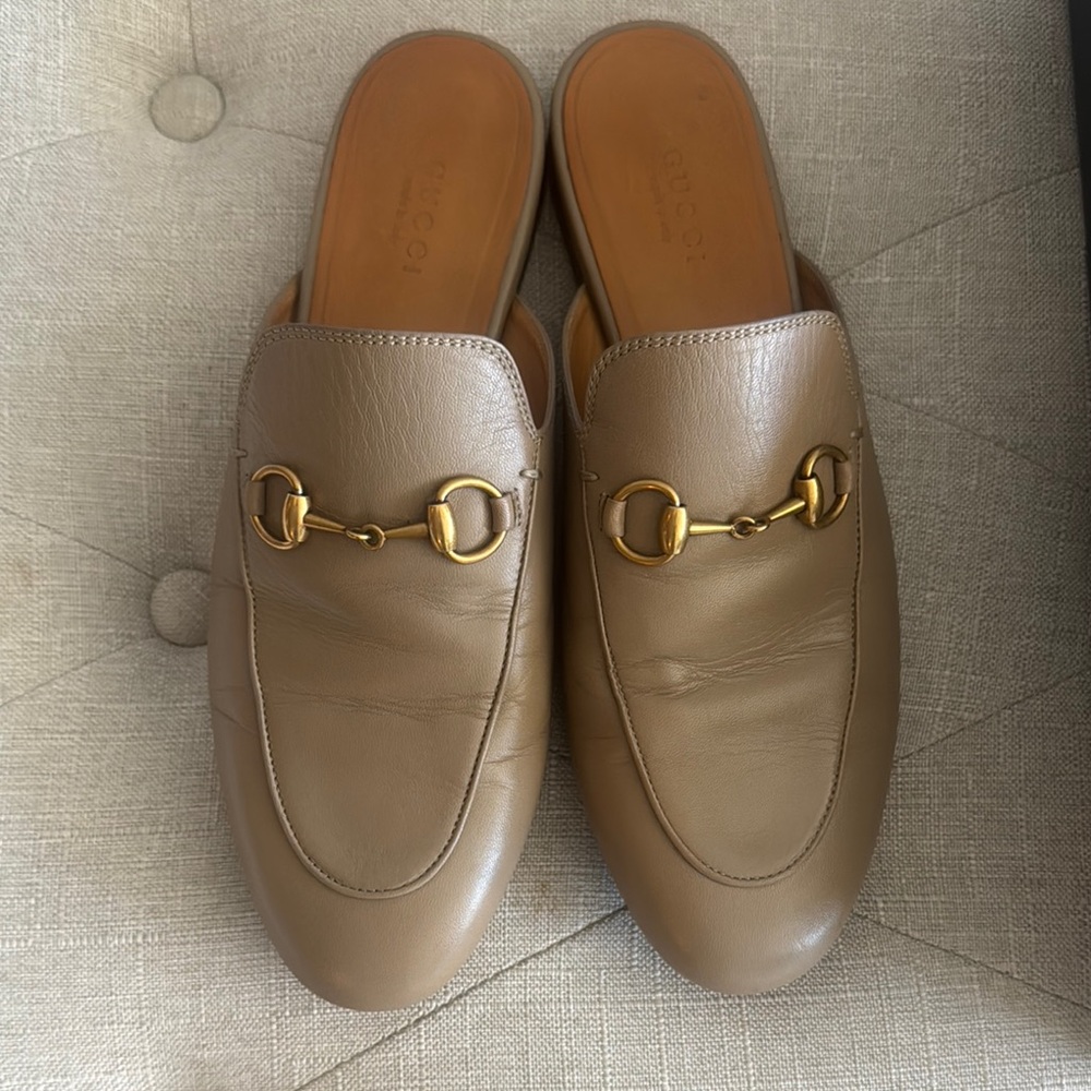 Gucci Tan Mules with Gold Hardware - Picture 3 of 8